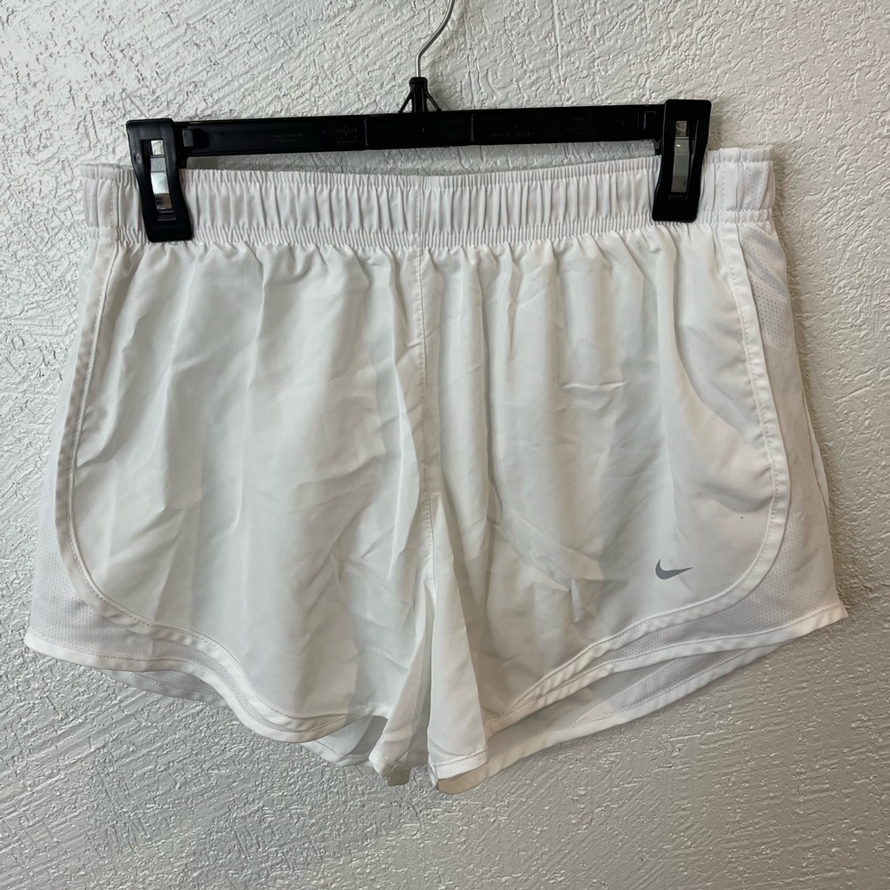 Women’s Nike Tempo Shorts, sz Large